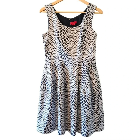 Hugo Boss Women's Printed Cotton Blended Sleeveless Mini Classy Mini Dress Sz 6. - Picture 1 of 16